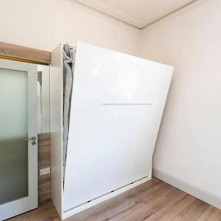 Stunning 1 Bedroom Studio In Stylish Rathmines Apartment Dublin